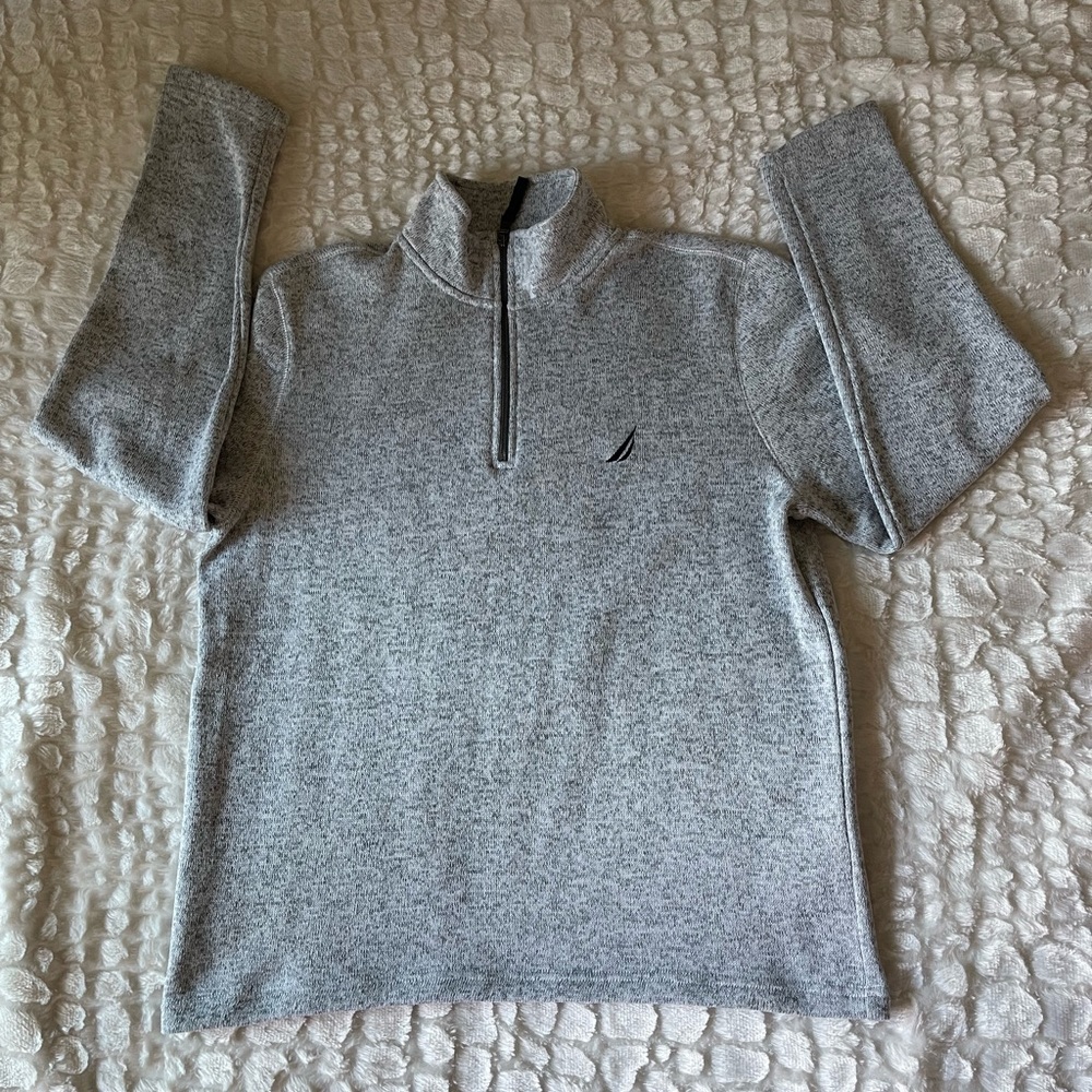 Nautica Men’s pre-owned light grey sweater (L).